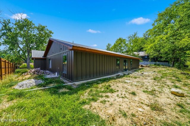 212 Caton Rd, Sevierville, TN 37862