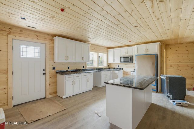 212 Caton Rd, Sevierville, TN 37862