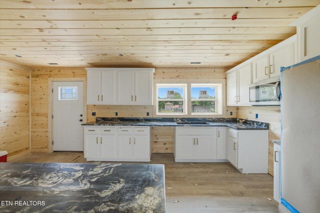 212 Caton Rd, Sevierville, TN 37862