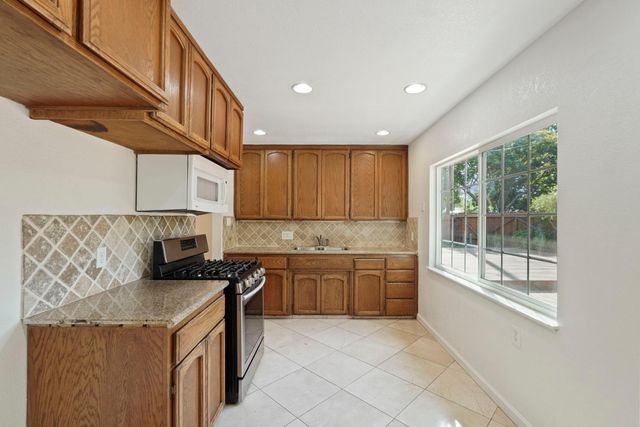 21 W Mayfair Ave, Stockton, CA 95207