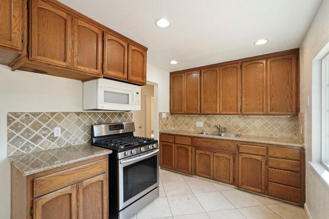 21 W Mayfair Ave, Stockton, CA 95207