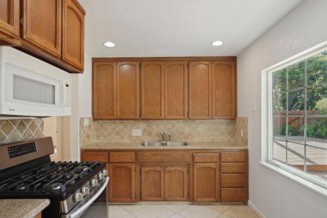 21 W Mayfair Ave, Stockton, CA 95207