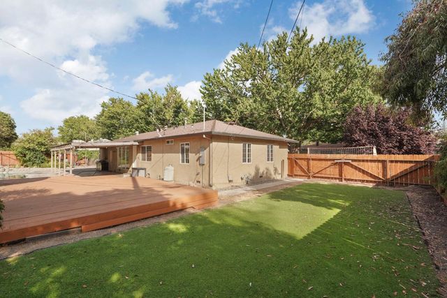 21 W Mayfair Ave, Stockton, CA 95207