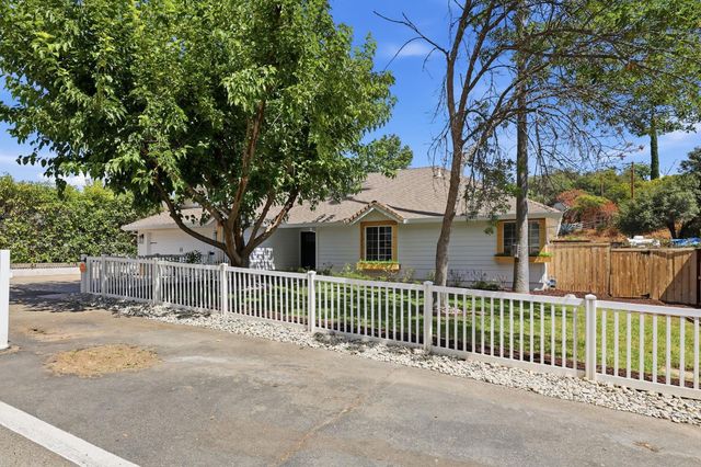2271 Penryn Rd, Penryn, CA 95663