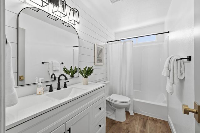 2271 Penryn Rd, Penryn, CA 95663