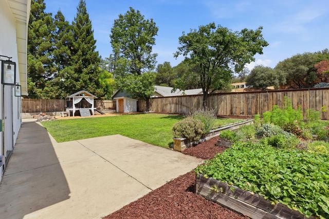 2271 Penryn Rd, Penryn, CA 95663