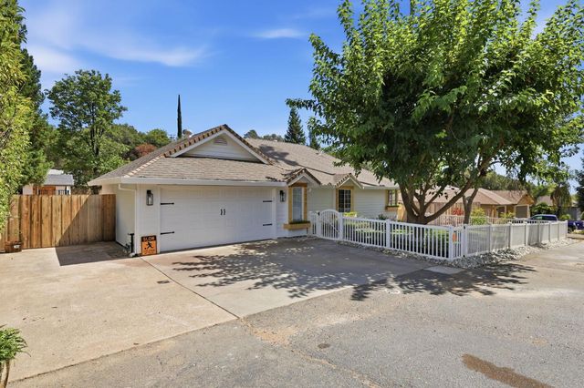 2271 Penryn Rd, Penryn, CA 95663