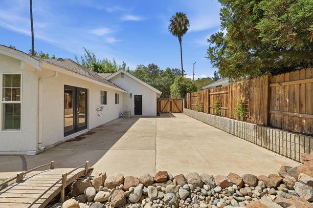 2271 Penryn Rd, Penryn, CA 95663