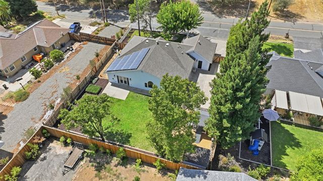 2271 Penryn Rd, Penryn, CA 95663
