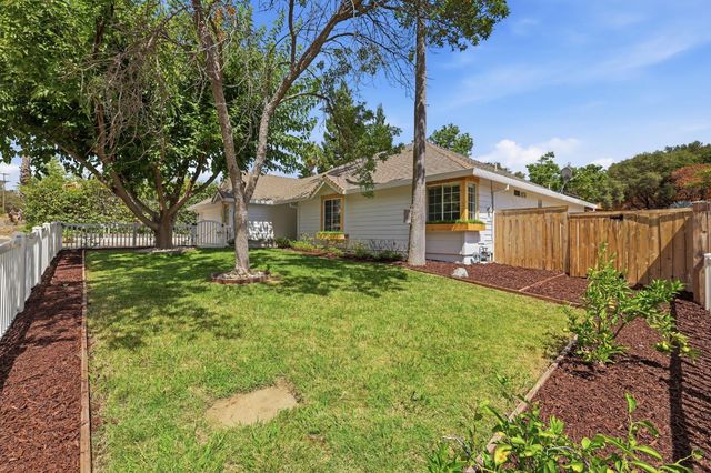 2271 Penryn Rd, Penryn, CA 95663