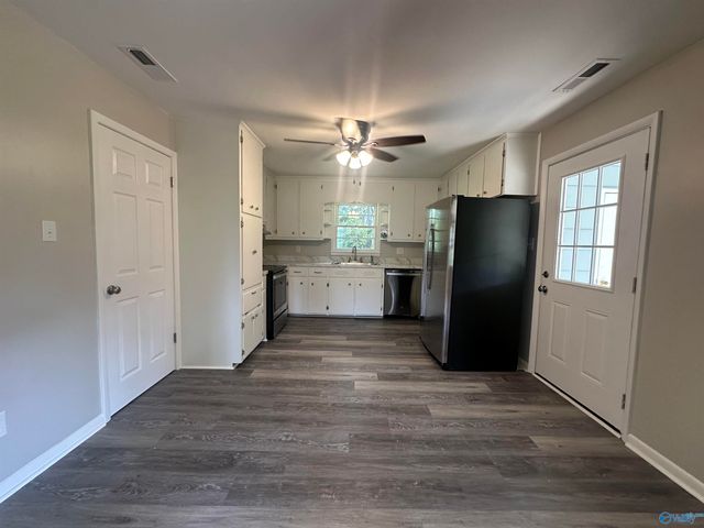 2007 SE College Street, Decatur, AL 35601