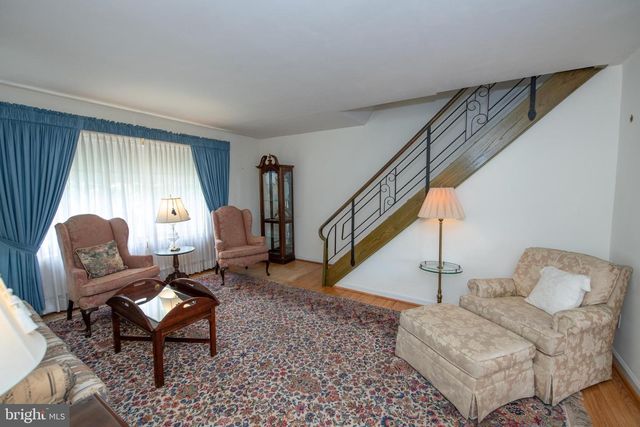 831 MEDWAY RD, Philadelphia, PA 19115