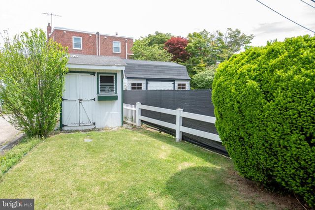 831 MEDWAY RD, Philadelphia, PA 19115