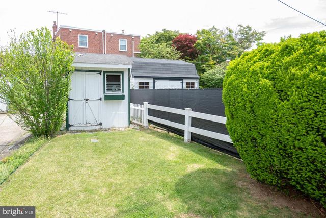 831 MEDWAY RD, Philadelphia, PA 19115