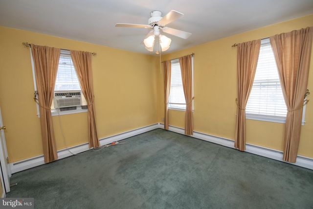831 MEDWAY RD, Philadelphia, PA 19115