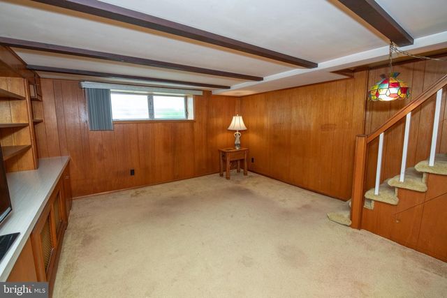 831 MEDWAY RD, Philadelphia, PA 19115