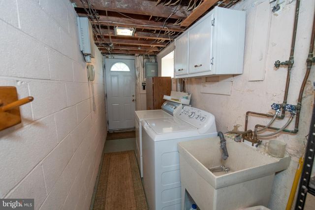 831 MEDWAY RD, Philadelphia, PA 19115