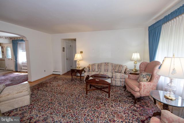 831 MEDWAY RD, Philadelphia, PA 19115