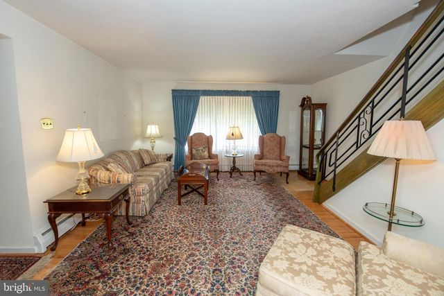 831 MEDWAY RD, Philadelphia, PA 19115
