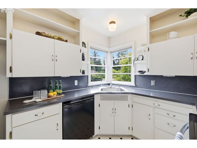2290 SANDY Dr, Eugene, OR 97401