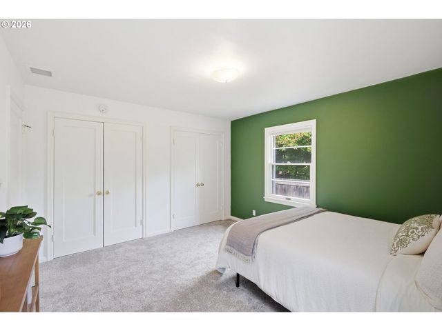 2290 SANDY Dr, Eugene, OR 97401