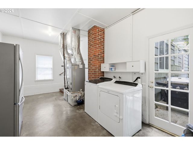 2290 SANDY Dr, Eugene, OR 97401