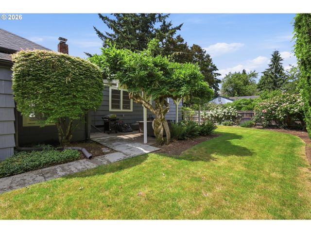 2290 SANDY Dr, Eugene, OR 97401