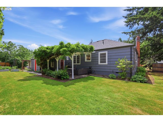 2290 SANDY Dr, Eugene, OR 97401