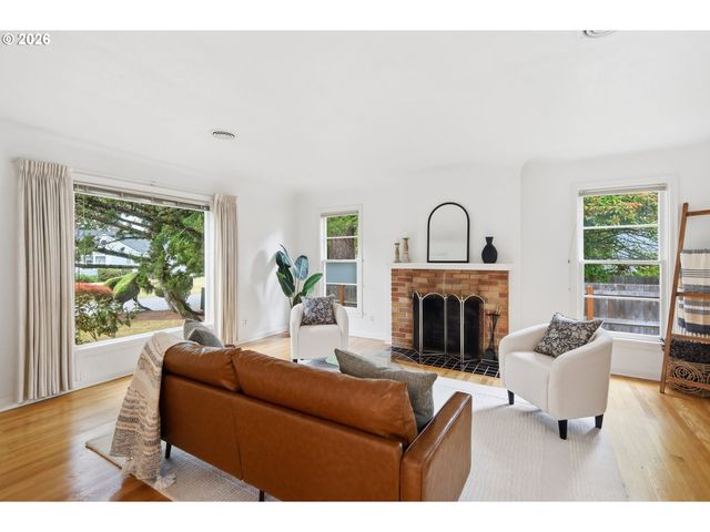 2290 SANDY Dr, Eugene, OR 97401