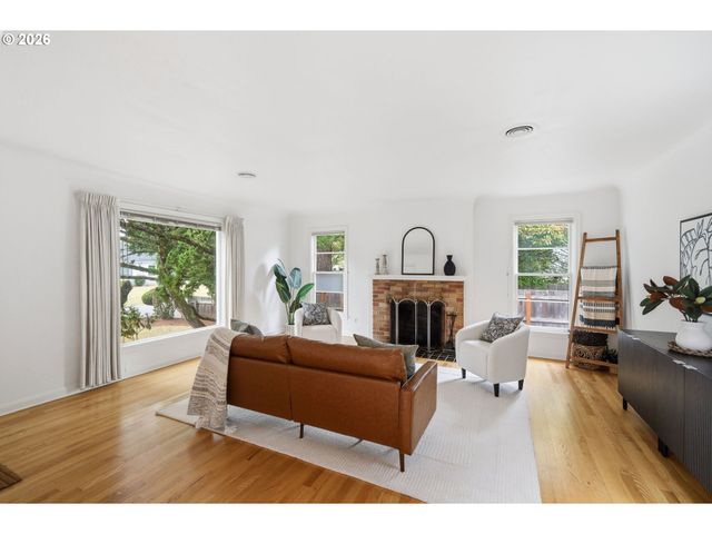 2290 SANDY Dr, Eugene, OR 97401