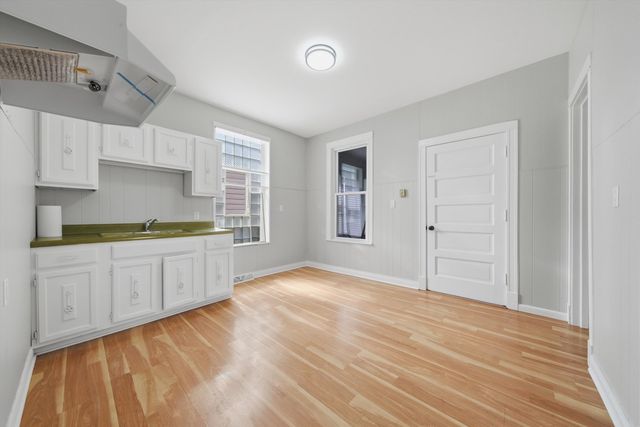 1424 S 57th Avenue, Cicero, IL 60804