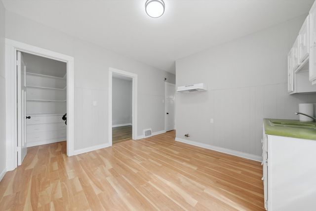 1424 S 57th Avenue, Cicero, IL 60804