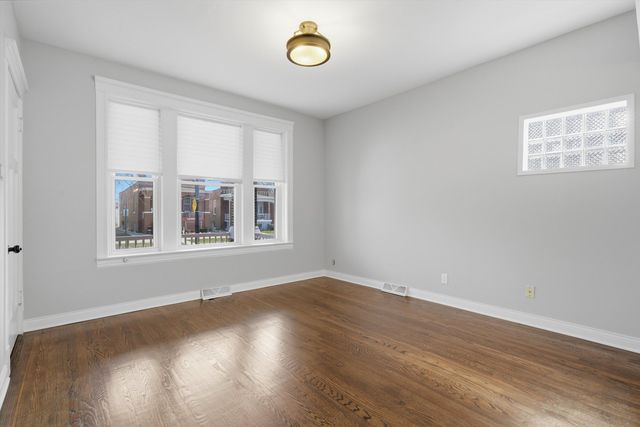 1424 S 57th Avenue, Cicero, IL 60804