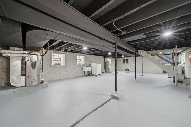 1424 S 57th Avenue, Cicero, IL 60804