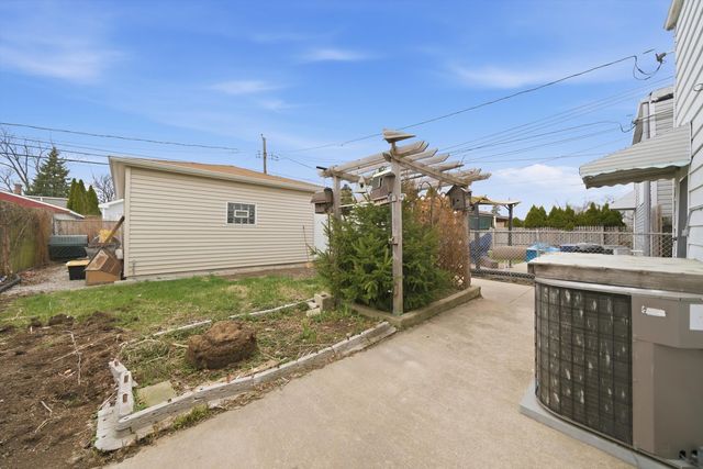 1424 S 57th Avenue, Cicero, IL 60804