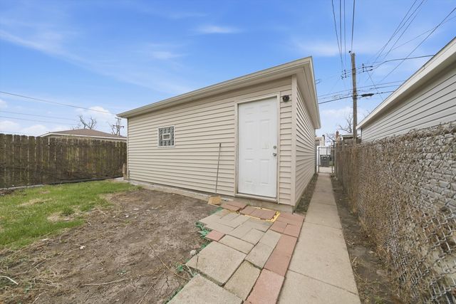 1424 S 57th Avenue, Cicero, IL 60804