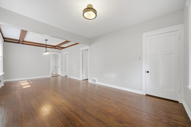 1424 S 57th Avenue, Cicero, IL 60804