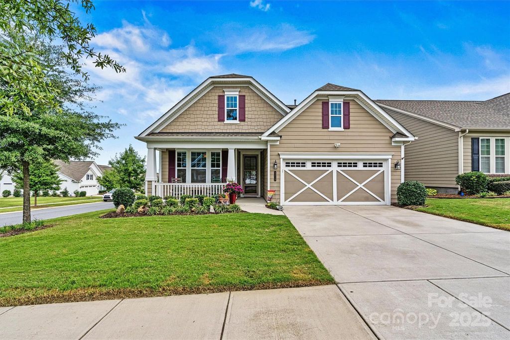 8218 Festival Way, Charlotte, NC 28215