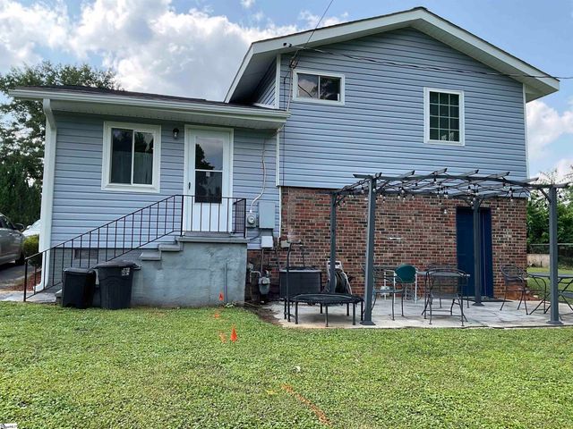 407 Old Farm Road, Moore, SC 29539