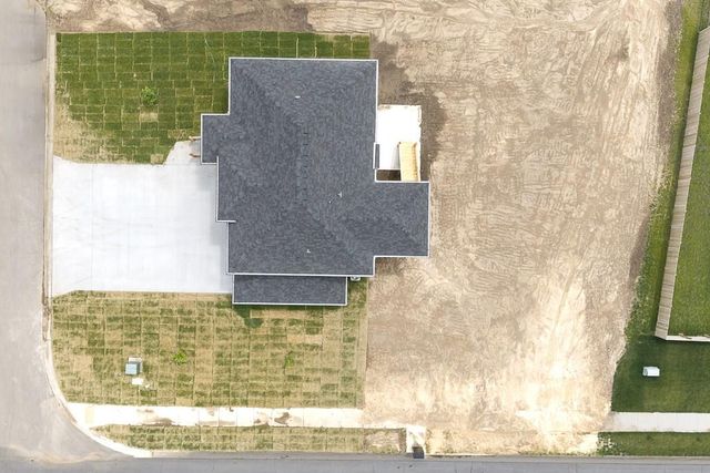 938 168th Court, Basehor, KS 66007