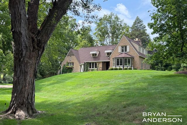 1830 Bridge Street, Grand Rapids, MI 49504