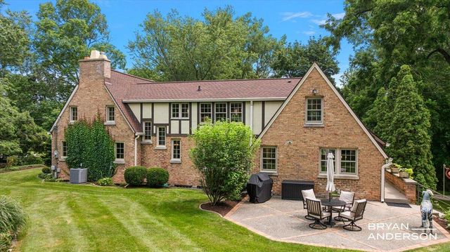 1830 Bridge Street, Grand Rapids, MI 49504