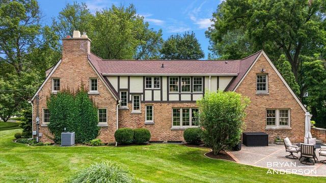 1830 Bridge Street, Grand Rapids, MI 49504