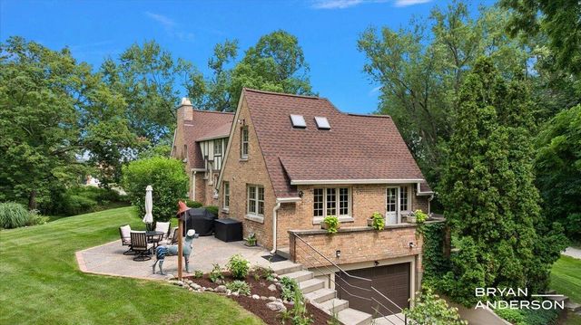 1830 Bridge Street, Grand Rapids, MI 49504