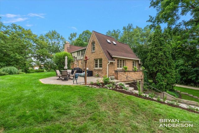 1830 Bridge Street, Grand Rapids, MI 49504