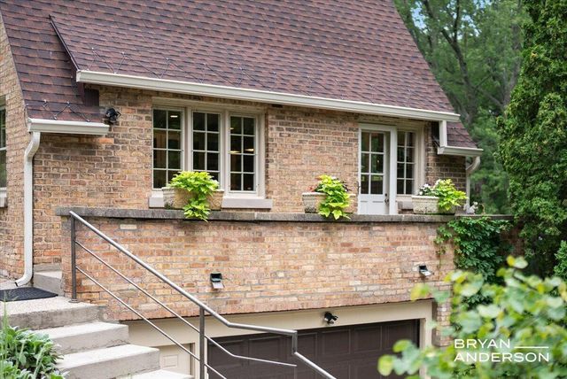 1830 Bridge Street, Grand Rapids, MI 49504