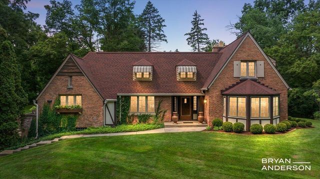 1830 Bridge Street, Grand Rapids, MI 49504
