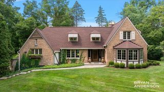 1830 Bridge Street, Grand Rapids, MI 49504