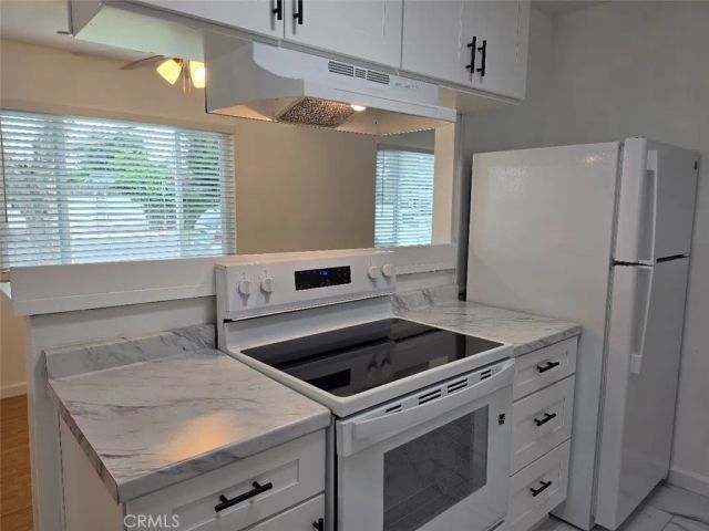 2904 Peppertree B, Costa Mesa, CA 92626