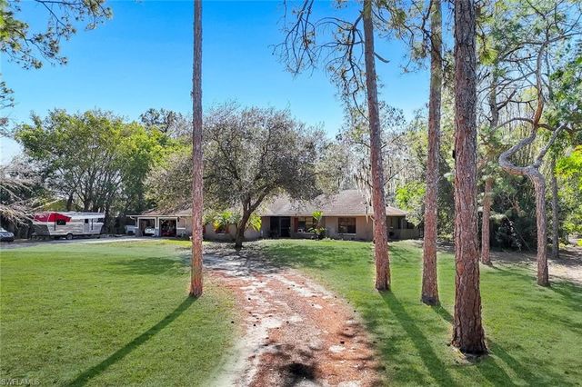 6480 Sable Ridge LN, Naples, FL 34109